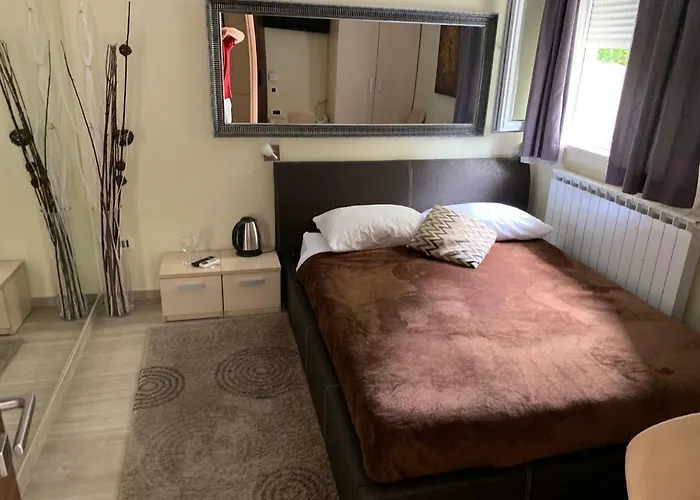 Enter Rooms